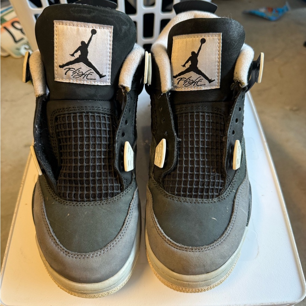 Jordan 4 Retro "Fear" size 6Y